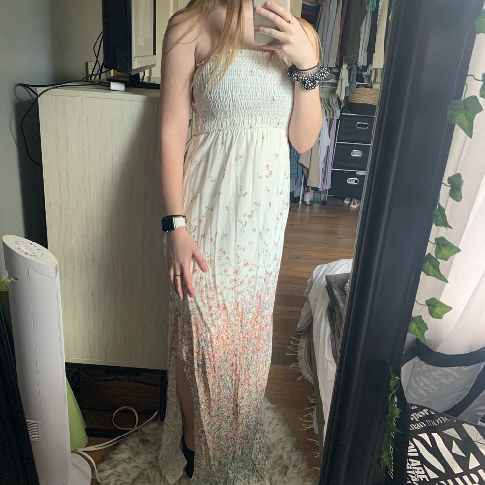 NWT STRAPLESS FLORAL MAXI DRESS